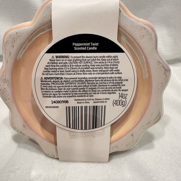 ALDI Limited Edition 2024 Huntington Home White Christmas Tree Scented Candle - Picture 3 of 3